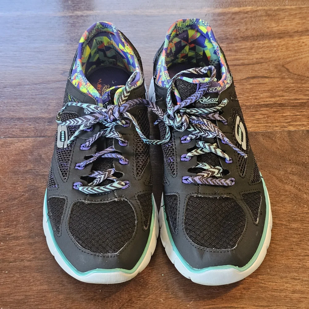 Skechers Women's Relaxed Fit Skech-Flex low-top athletic shoes Absract Patern